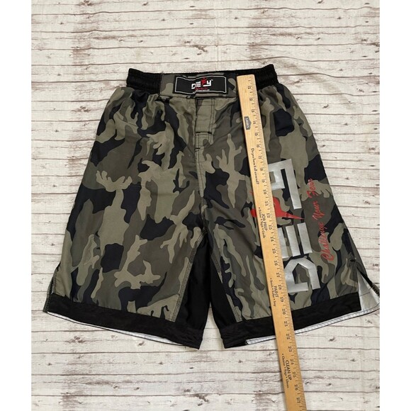 Defy MMA Fighting Shorts Mens Sz L Camo Black Boxing Workout Training Athletic - Picture 3 of 6